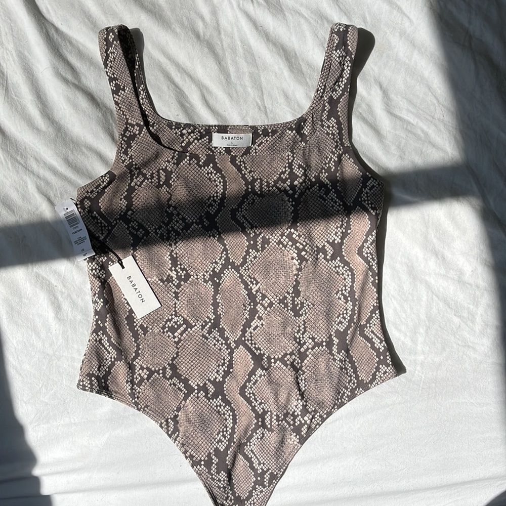 NWT Aritzia Babaton - Contour bodysuit